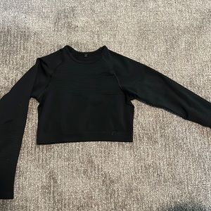 Alphalete Revival Long Sleeve Crop Top